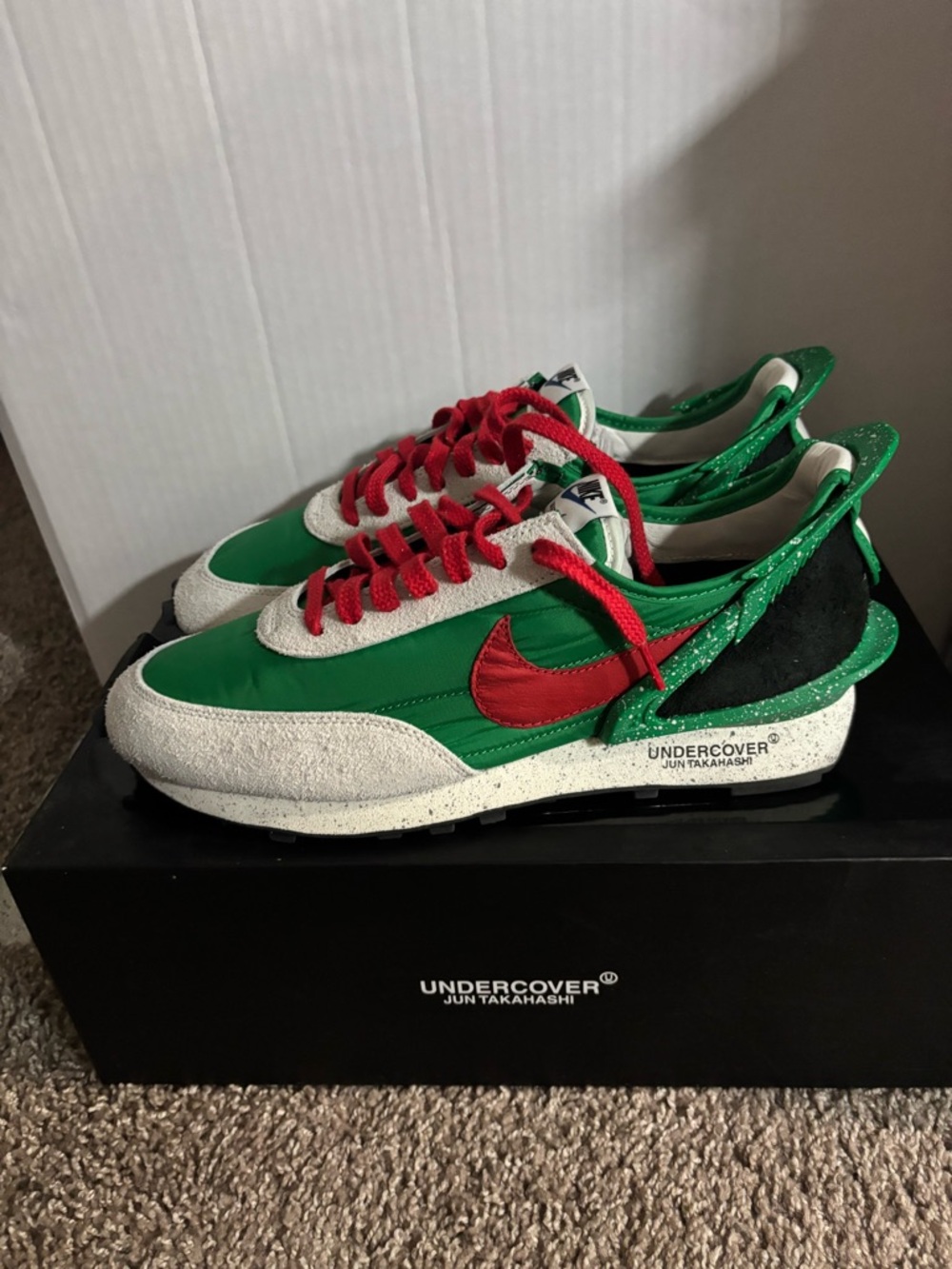 Nike shoes - Picture 3 of 5